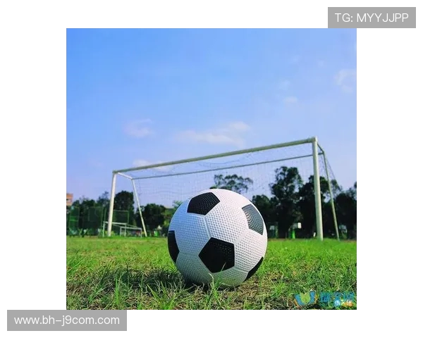 足球传递历史人物智慧与精神的跨时空对话与互动探索